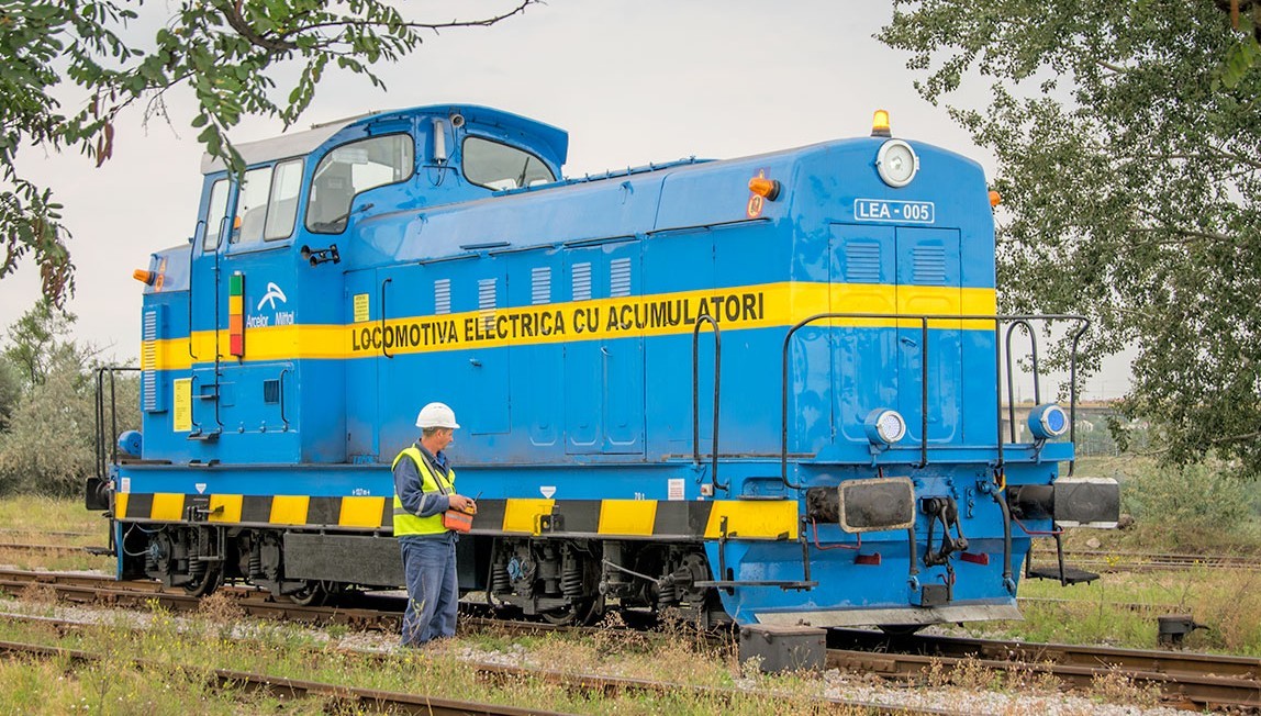 Traction batteries for electric locomotives