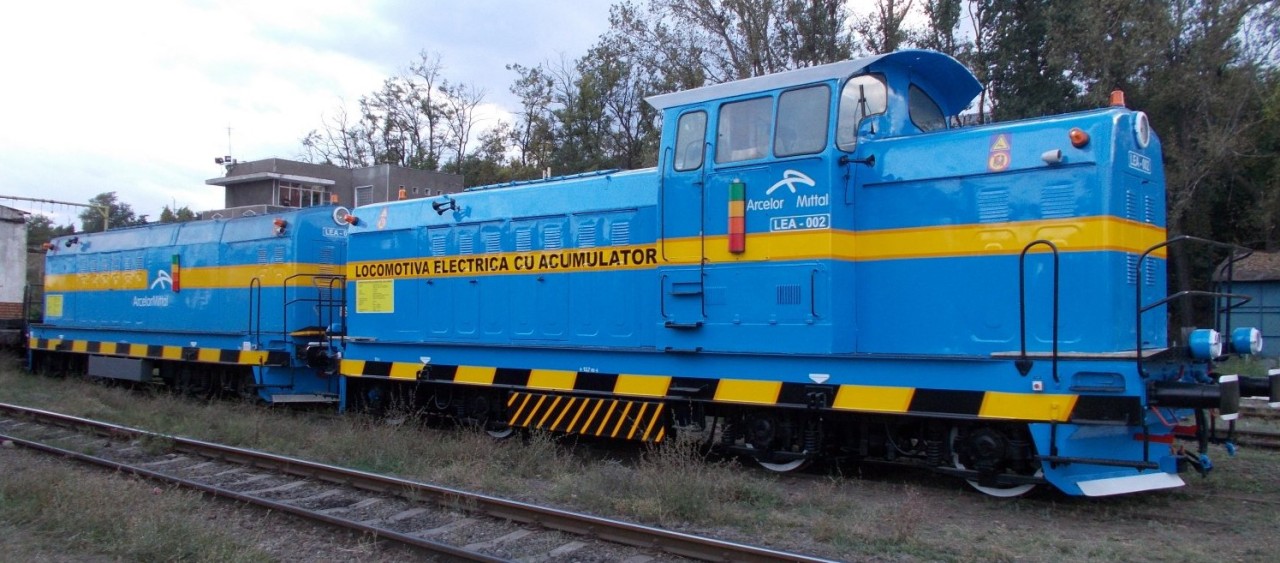 Traction batteries for electric locomotives